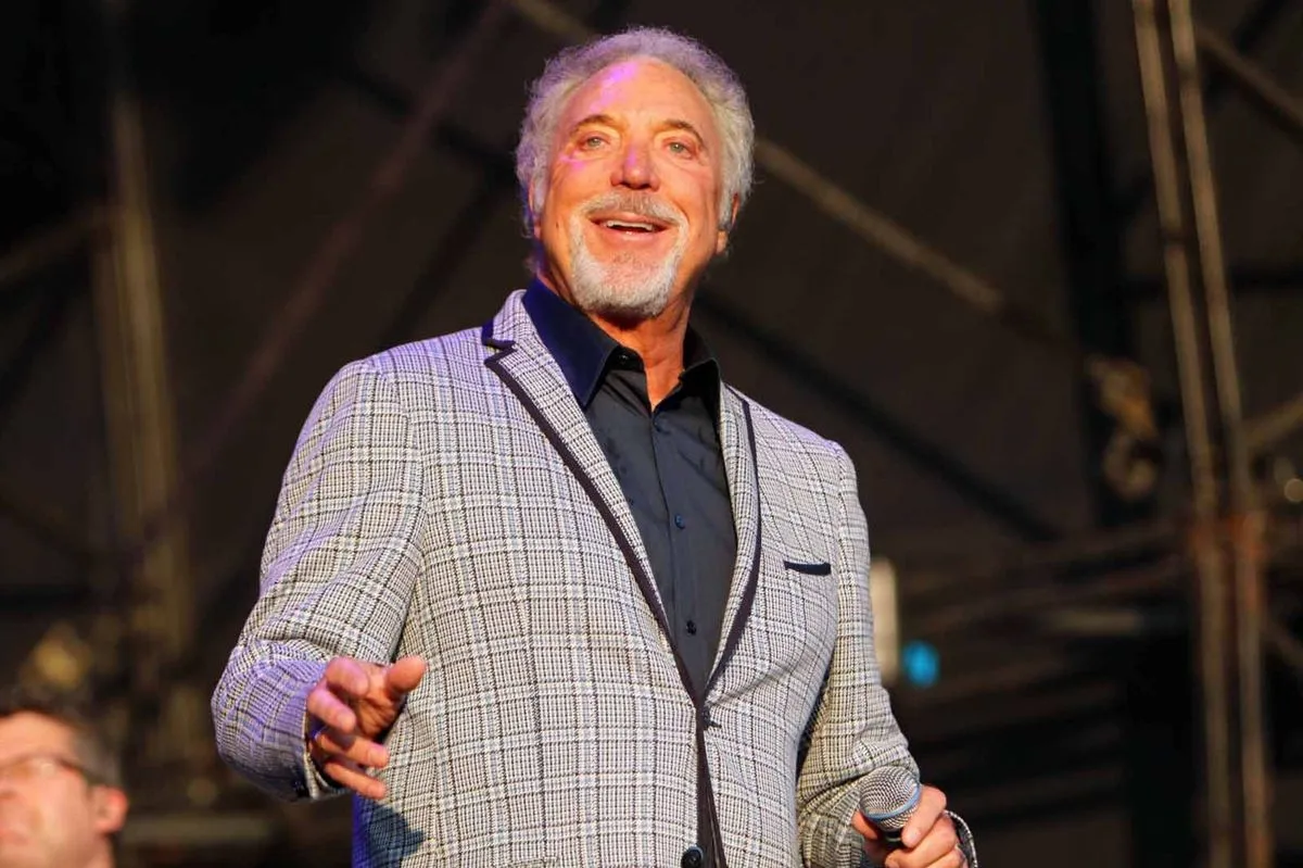 tom jones net worth